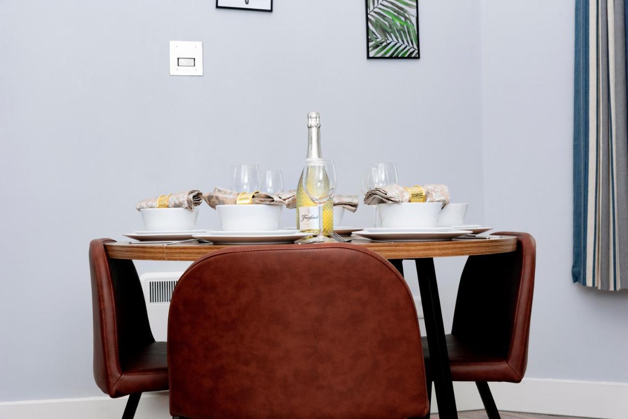 Wrexham Central Stay - Apartment Six Экстерьер фото