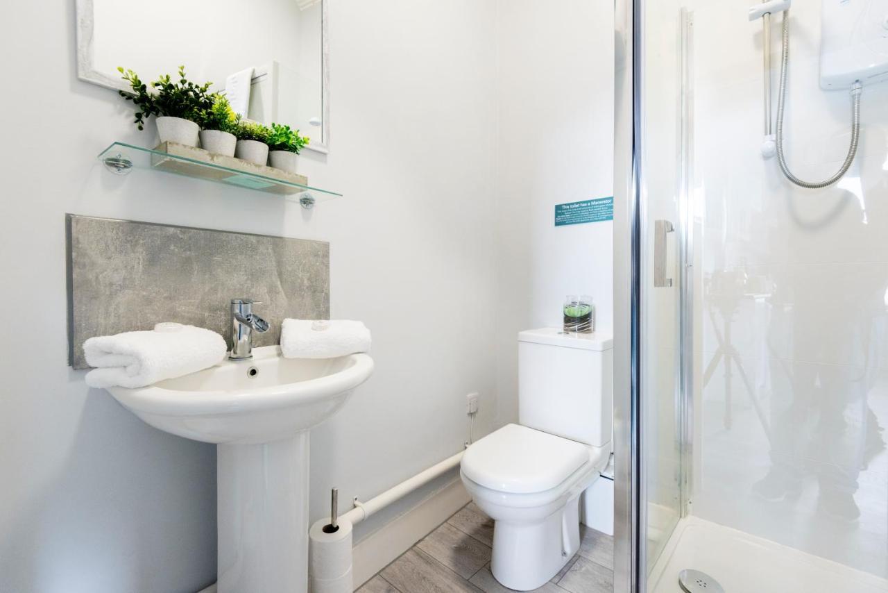 Wrexham Central Stay - Apartment Six Экстерьер фото